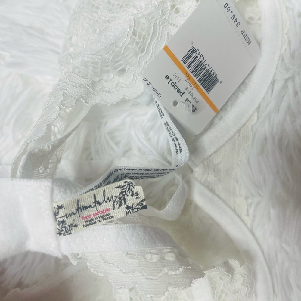 Free People Intimately Lace Underwire Plunge Bra - Picture 11 of 11